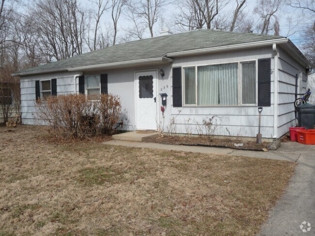 Building Photo - 236 Schilling St Rental