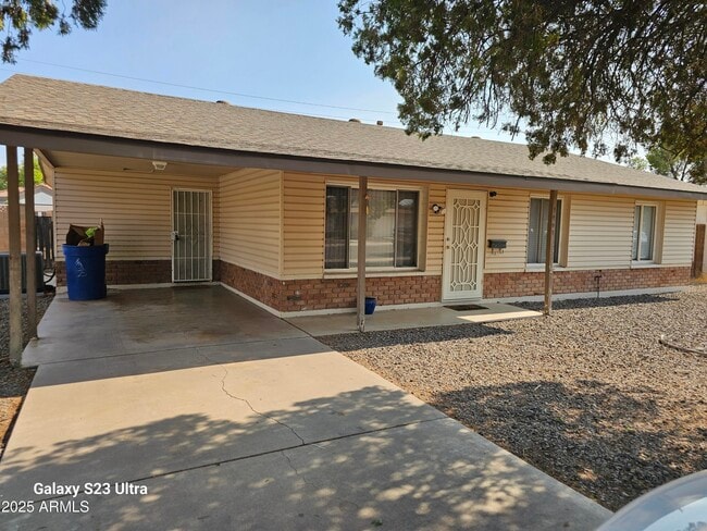 Building Photo - 1407 E Del Rio Dr Rental