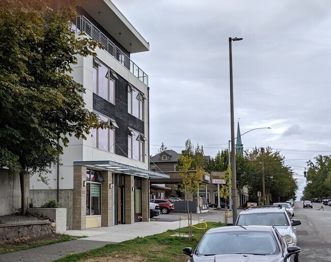 Photo - 612 Tacoma Ave S Unit 103