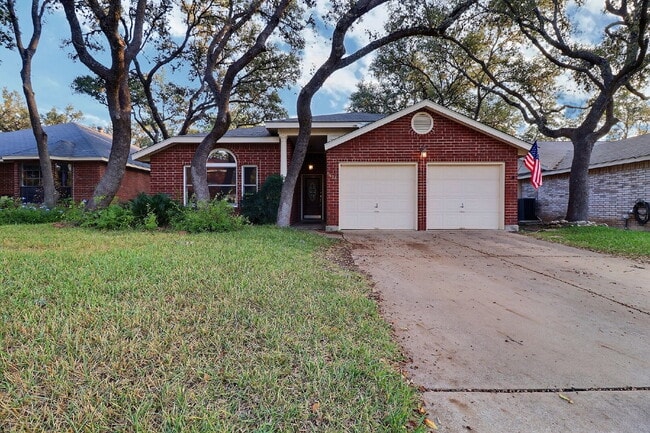 Photo - Move-In Ready 3-Bedroom with Included Washer/Dryer and Refrigerator in Northwest San Antonio.