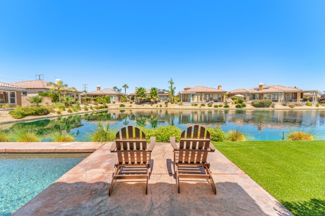 65 Shoreline Dr