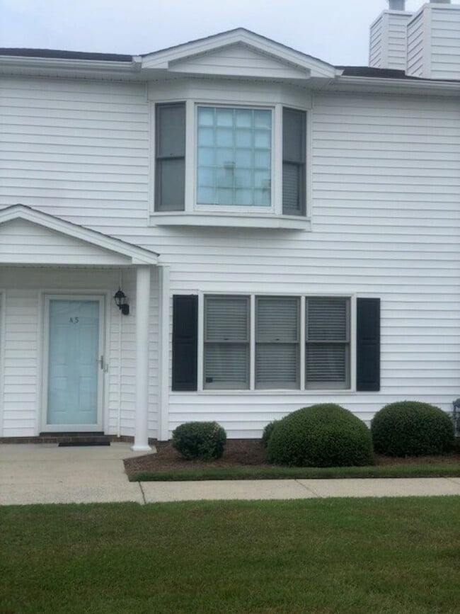 Building Photo - COMING SOON in Sheraton Village