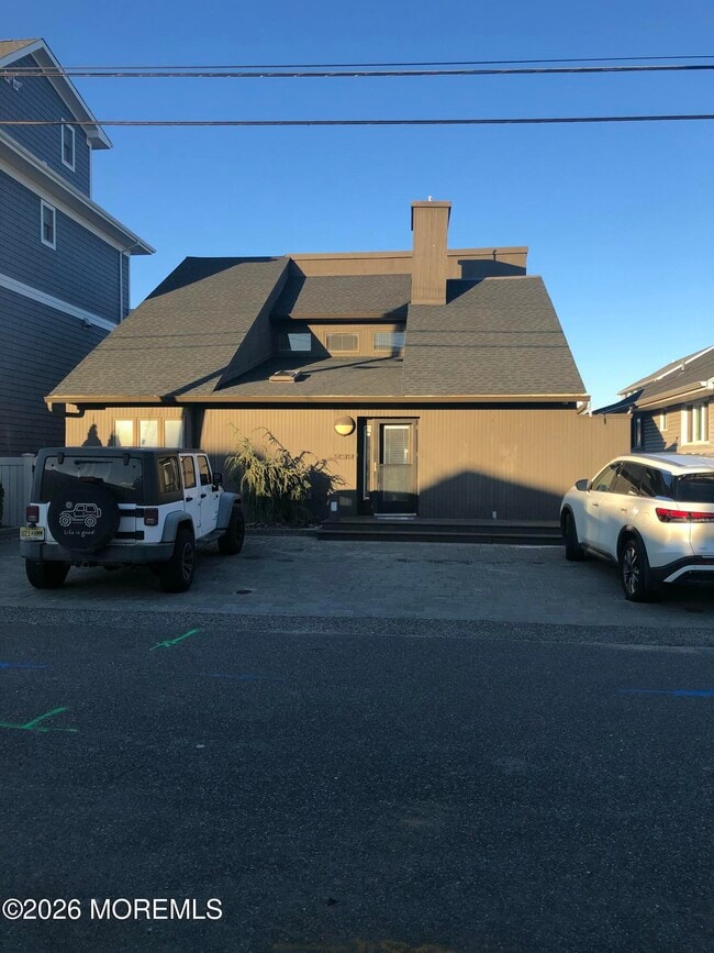 Building Photo - 232 Hayes Ct