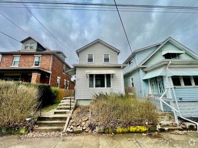 Building Photo - 2 Bed 2 Bath- Beaver Falls PA Rental