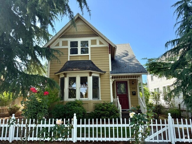 Building Photo - Historic Willamette Charmer – A Rare Gem! ... Rental