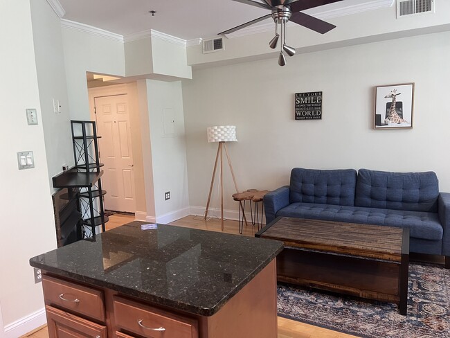 Building Photo - 1438 Columbia Rd NW Unit 302