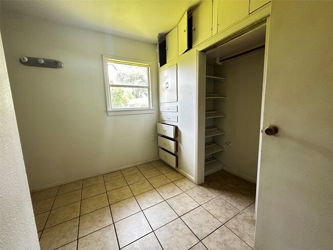 Photo - 5210 Stuyvesant Ln
