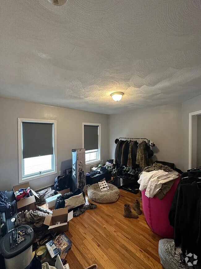 Building Photo - 73 Almont St Unit 2 Rental