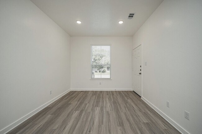 Photo - Cozy and Charming Townhome!