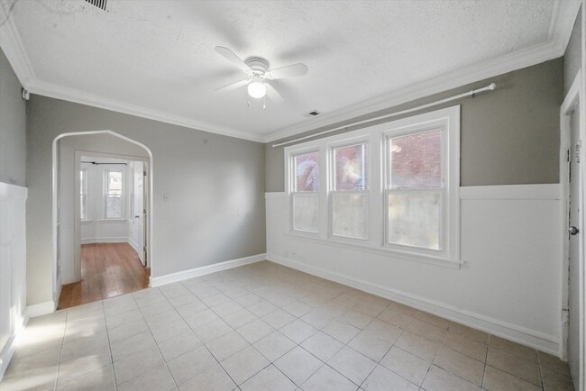 Photo - 3835 W 65th St