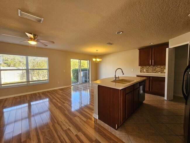 Photo - Seven Oaks 2/2.5 Townhouse