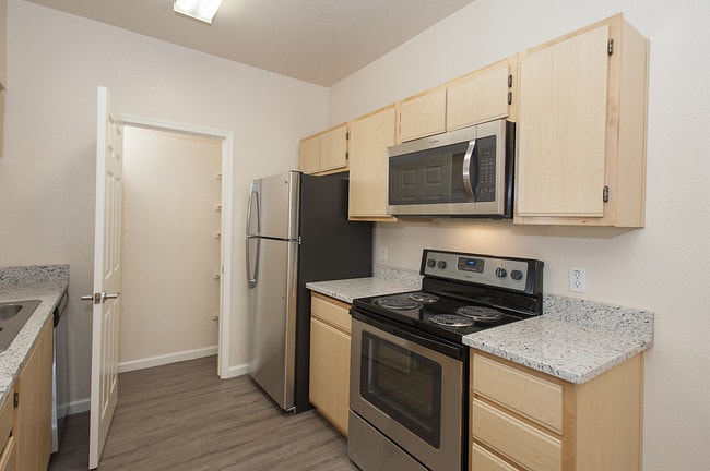 Limestone 1077 sq. ft. - Stoneridge Rental