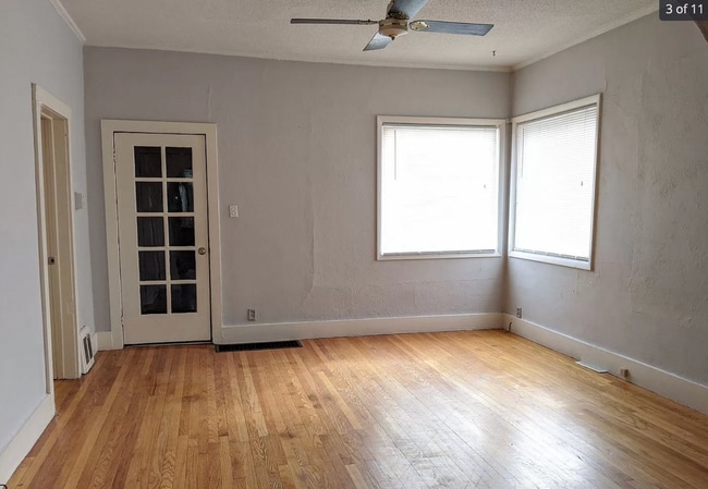 Photo - 816 W Grand Ave