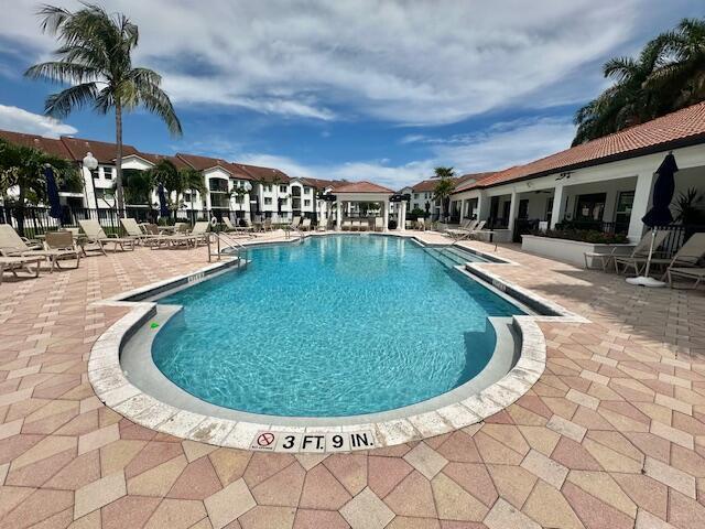 402 Villa Cir Unit 402