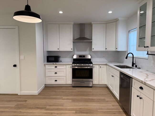 1960 Sherbourne, Los Angeles, CA 90034