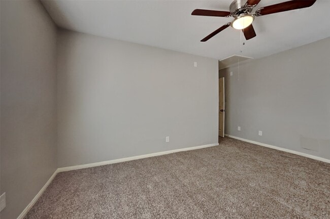 Building Photo - 18446 Maple Mill Dr