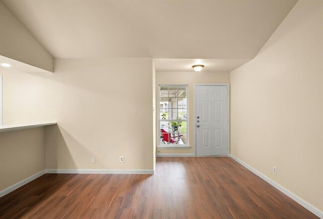 Photo - 10711 Lanshire Dr