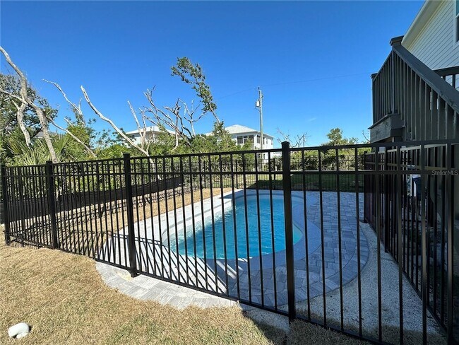37 Atlantic Dr