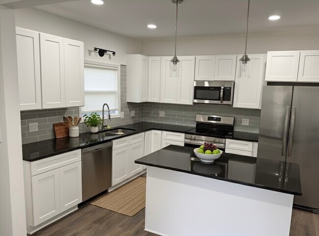 Photo - 2827 E 5th Ave