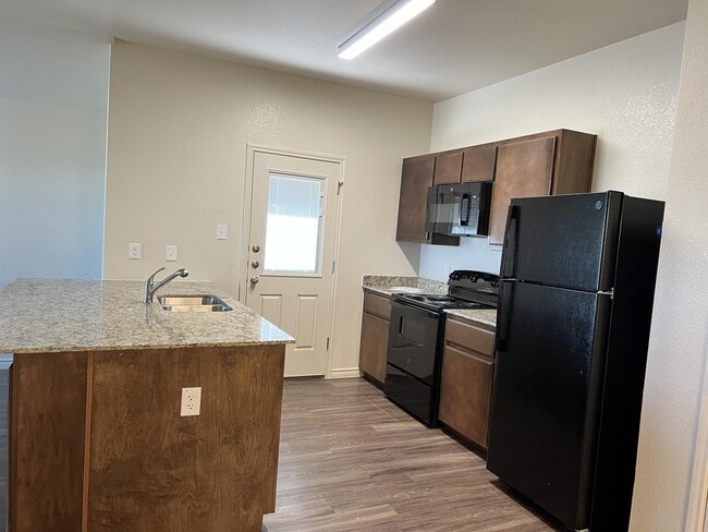 5904 Cordillera Dr