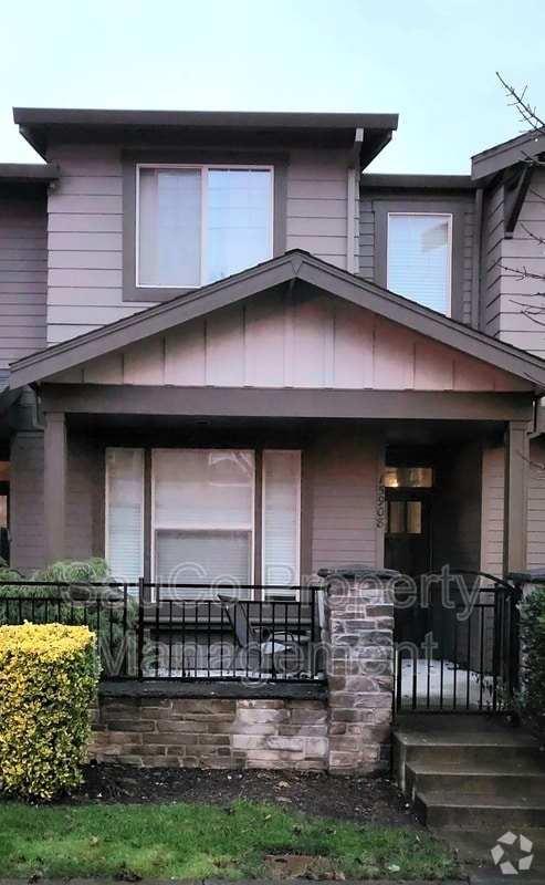 Building Photo - 15908 NW Central Dr Rental