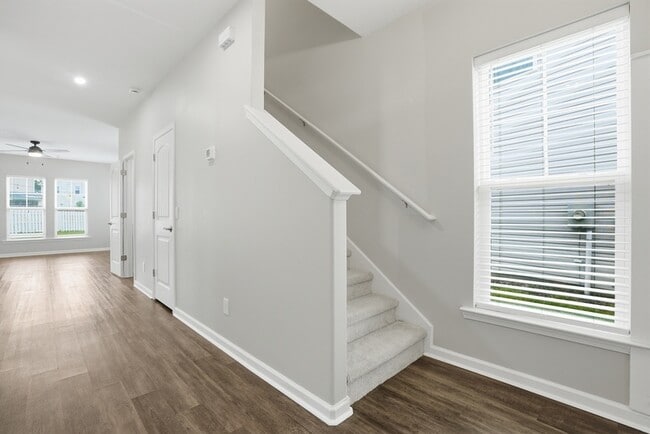 Photo - 75 Pomona Cir