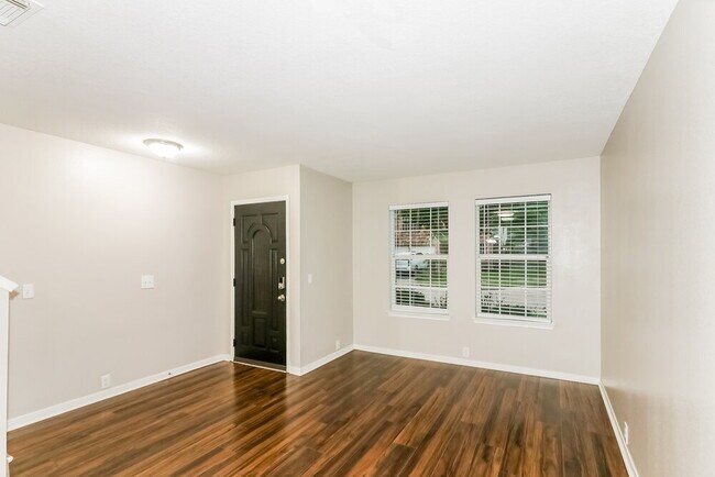 Photo - 17411 Hoover Gardens Dr