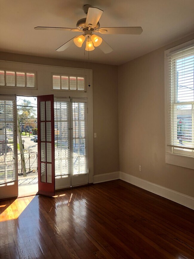 3125 Banks St Unit 3125-B