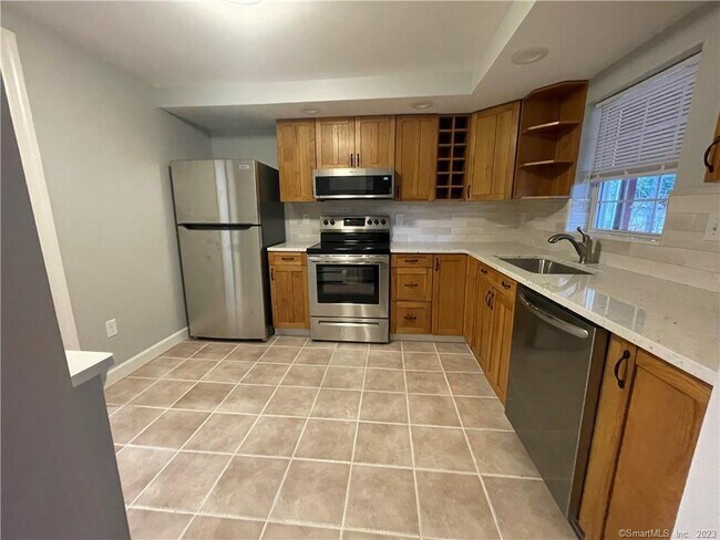 Photo - 324 Main St Unit 3