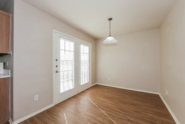 Photo - 1013 Crane Cir