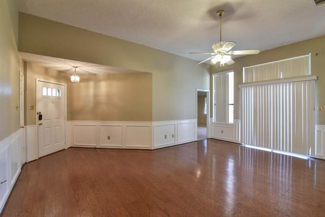 Photo - 5500 Silver Maple Dr