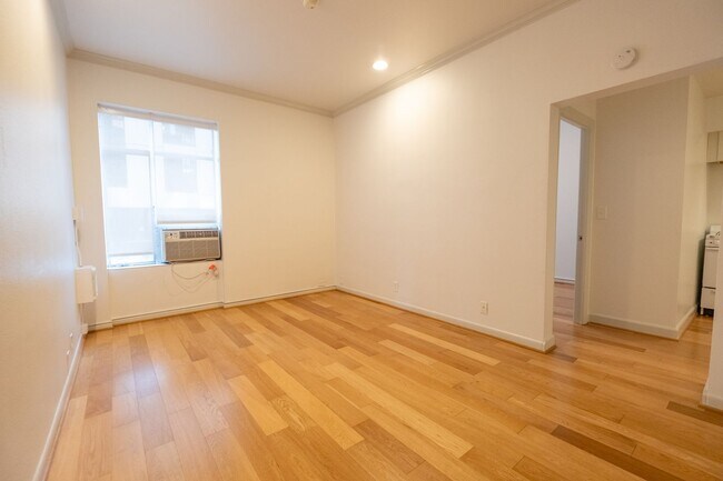 Historic Charm and Modern Comfort in Downt... - Historic Charm and Modern Comfort in Downt... Apartment Unit 301