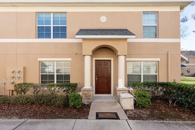 Building Photo - PRISTINE CLEAN 3 BDRM TOWNHOUSE IN SANFORD!