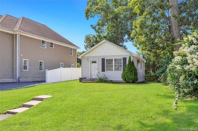 Photo - 22 Maplewood Ave