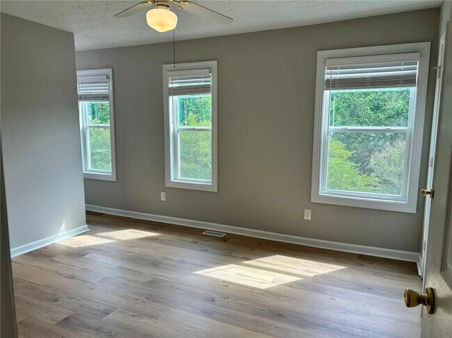 Photo - 3876 Meadow Creek Dr