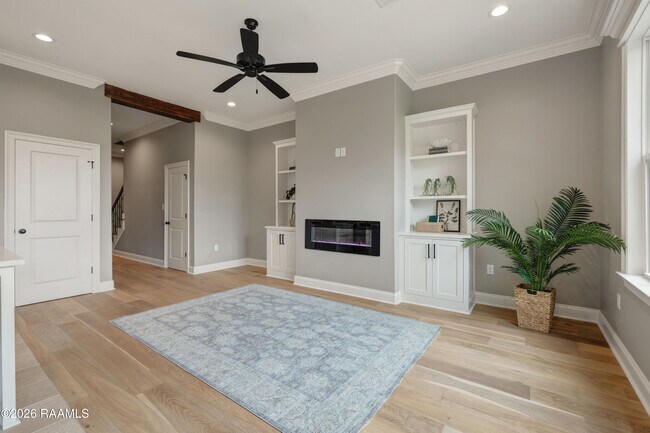 106 Mary Ann Dr