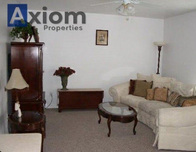 Building Photo - 35 W 2nd N Unit 102