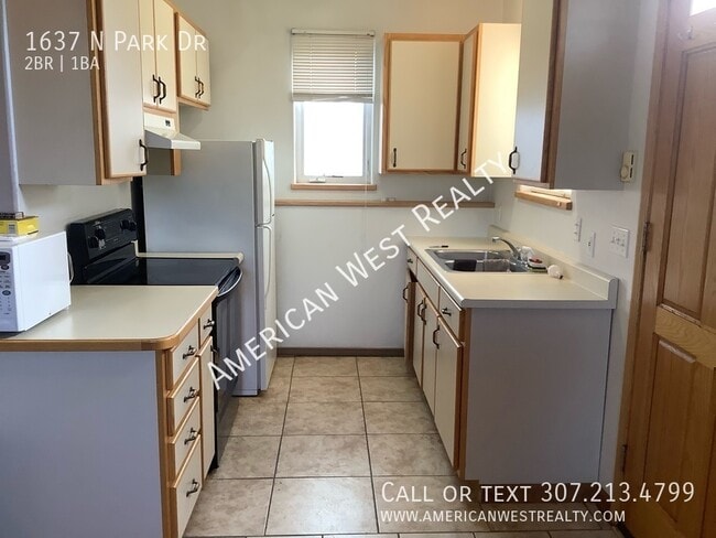 Photo - 1637 N Park Dr