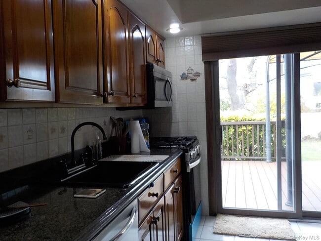 Photo - 12 Sycamore Ln