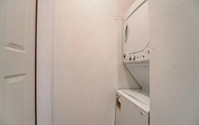 Photo - 947 N Ormewood Park Dr SE