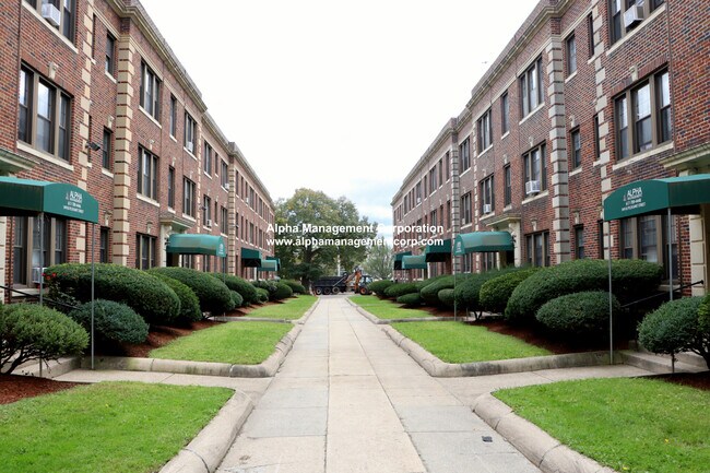 180 Pleasant St