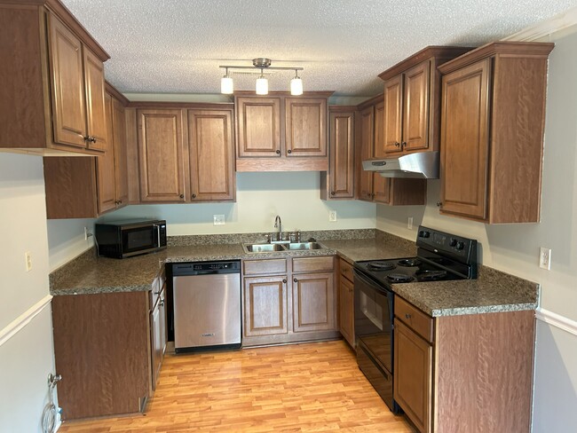 Photo - 2225 Golf Rd SW