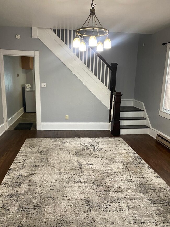 Photo - 104 S 4th St