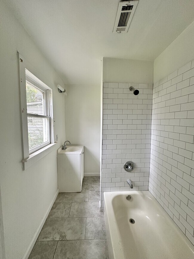 Photo - 1520 Avenue G