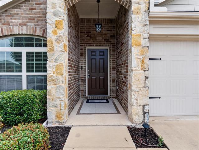 Photo - 802 Platinum Dr