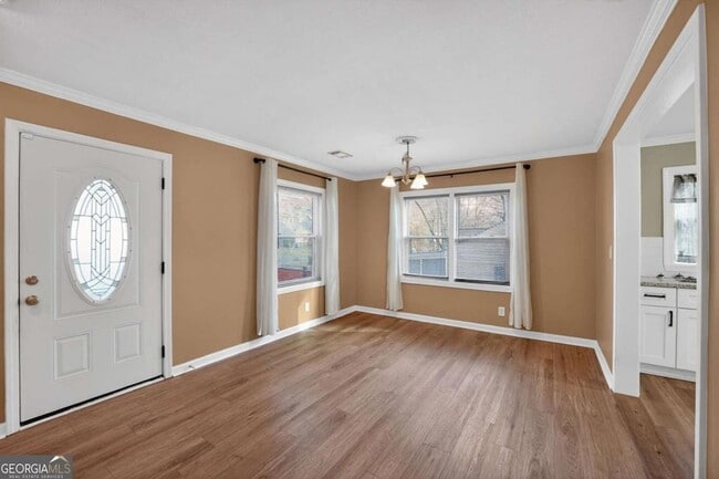 Photo - 871 Hargis St SE