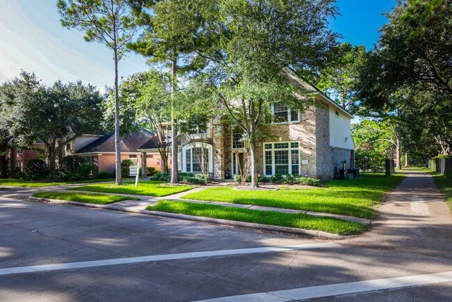 Building Photo - 24319 Bay Hill Blvd