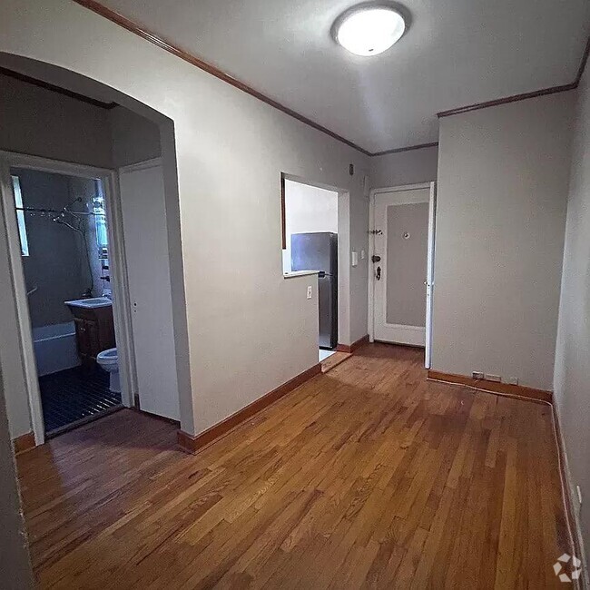 Building Photo - 7710 Ditmars Blvd Rental