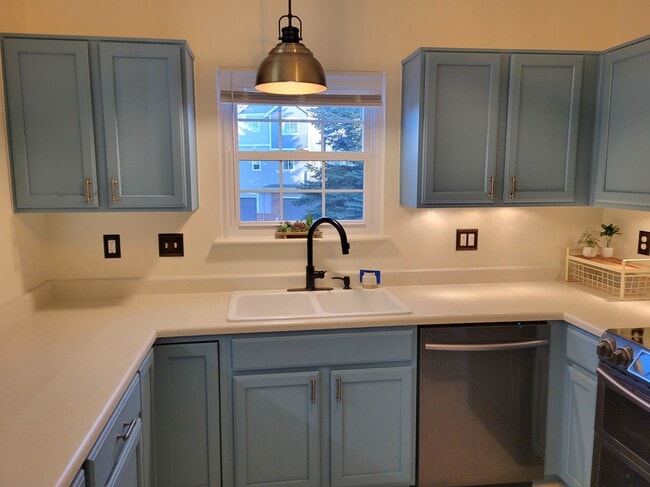 Kitchen - 19238 E Gunnison Cir