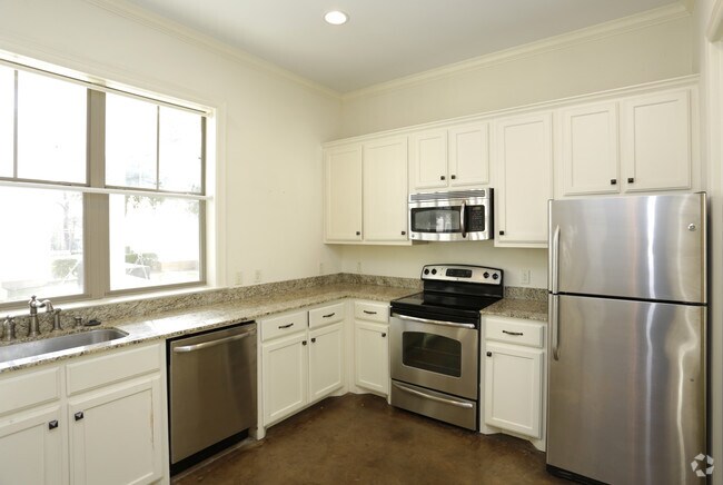 4BR-4 1/2BA Kitchen - Twenty Twenty Cottages